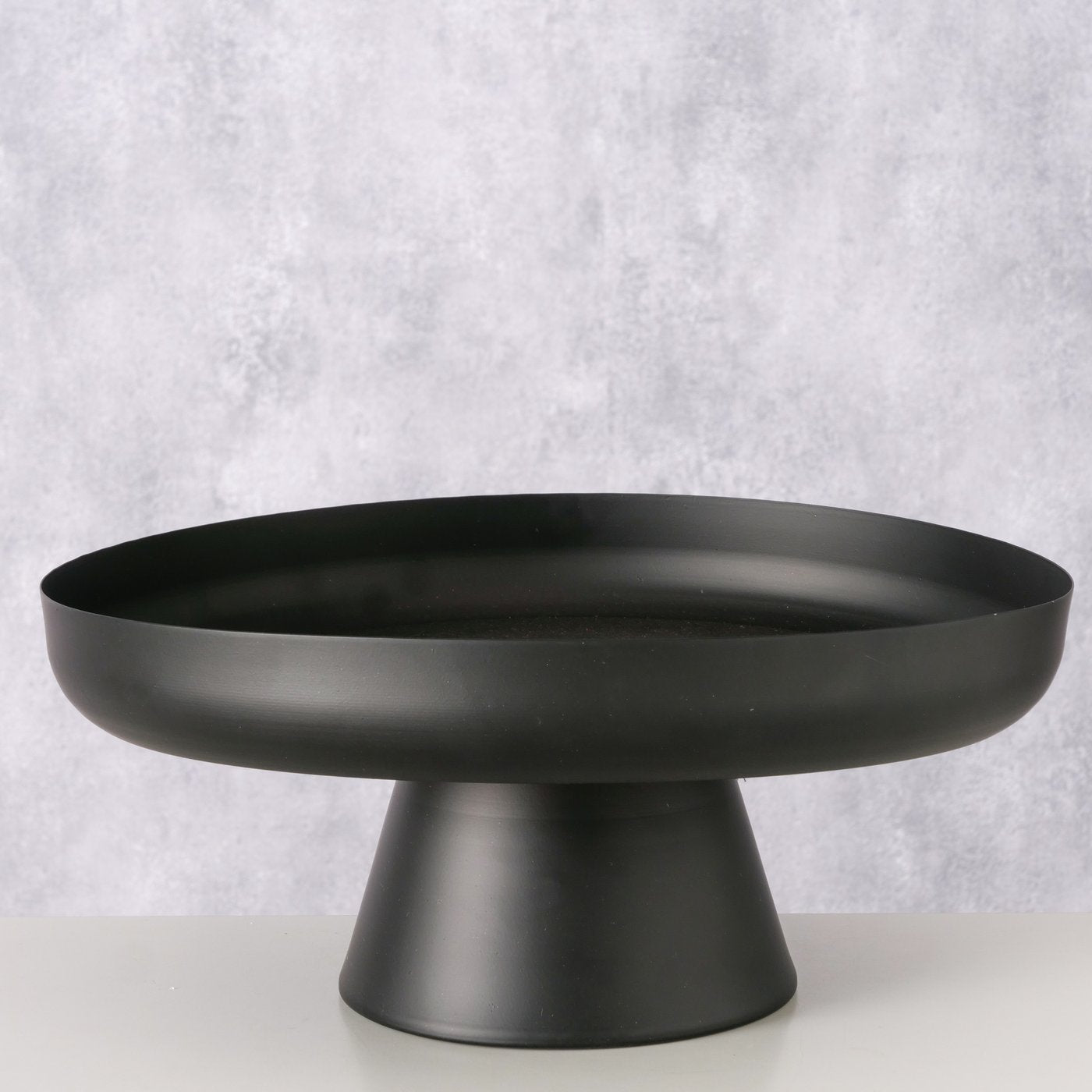 Rundes Metalltablett „Boltze“ in Matt-Schwarz, Ø 30,5 cm