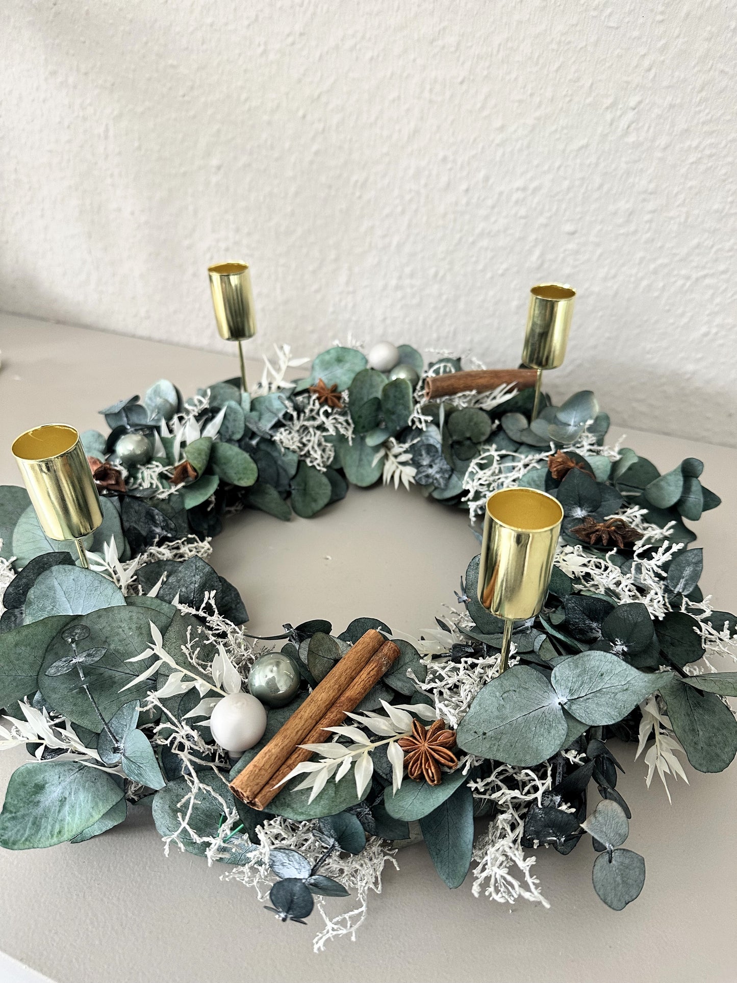 Adventskranz gebunden mit Eukalyptus | Eukalyptuskranz