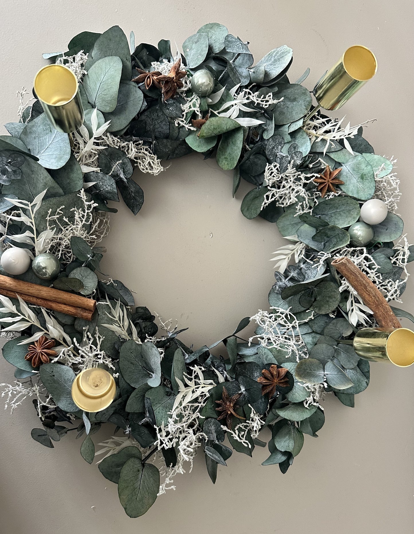 Adventskranz gebunden mit Eukalyptus | Eukalyptuskranz