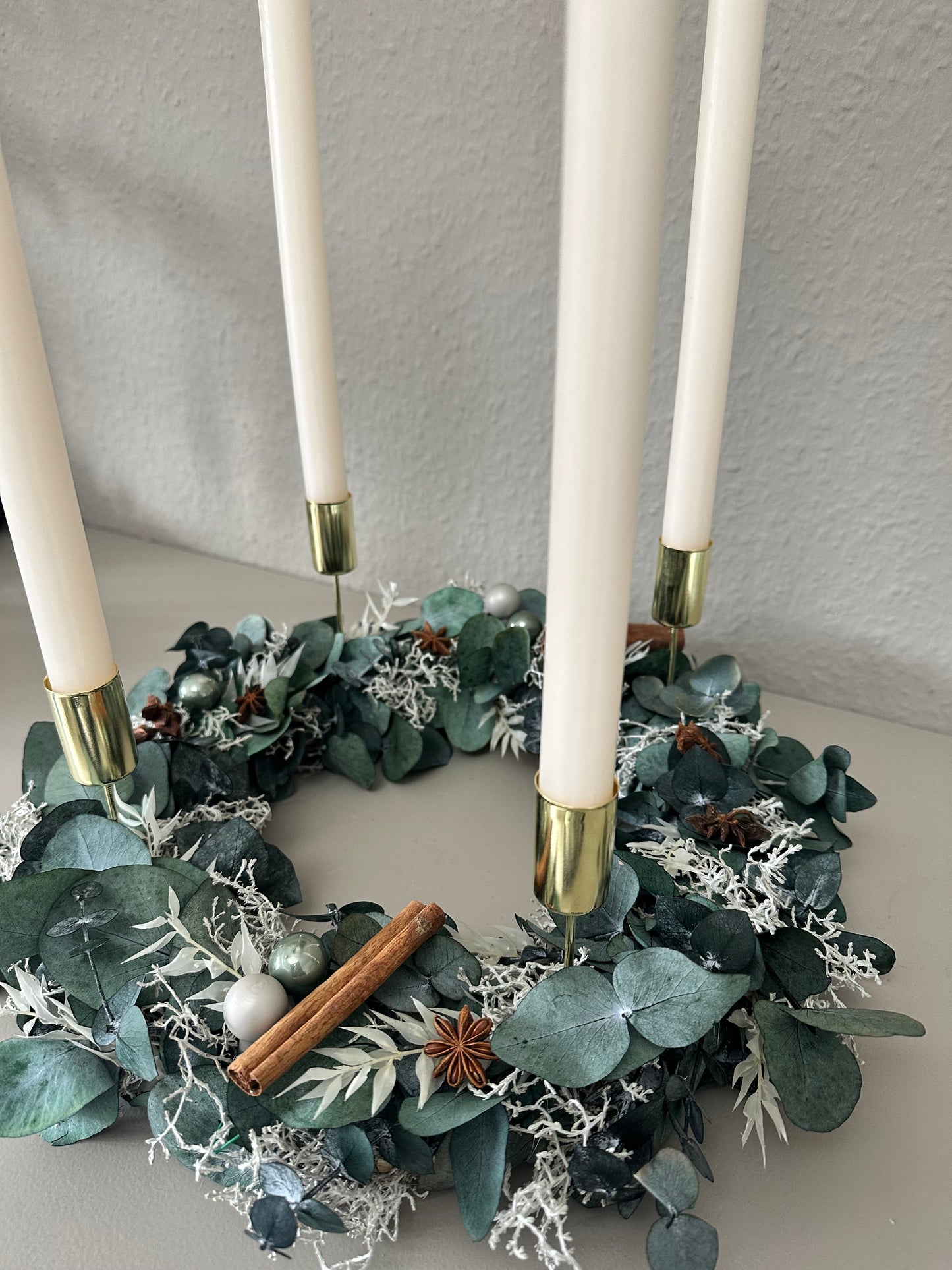 Adventskranz gebunden mit Eukalyptus | Eukalyptuskranz