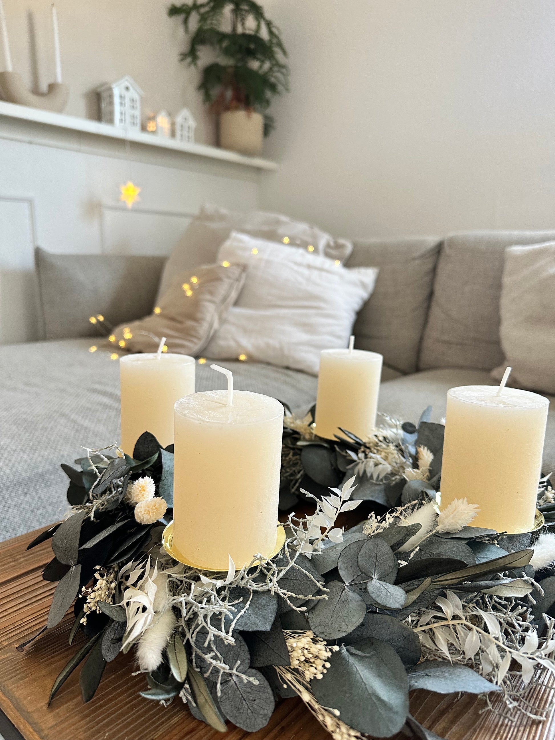 Stilvolle Tischdeko zu Weihnachten Adventsdeko Adventskranz handgemacht mit Stumpenkerzen