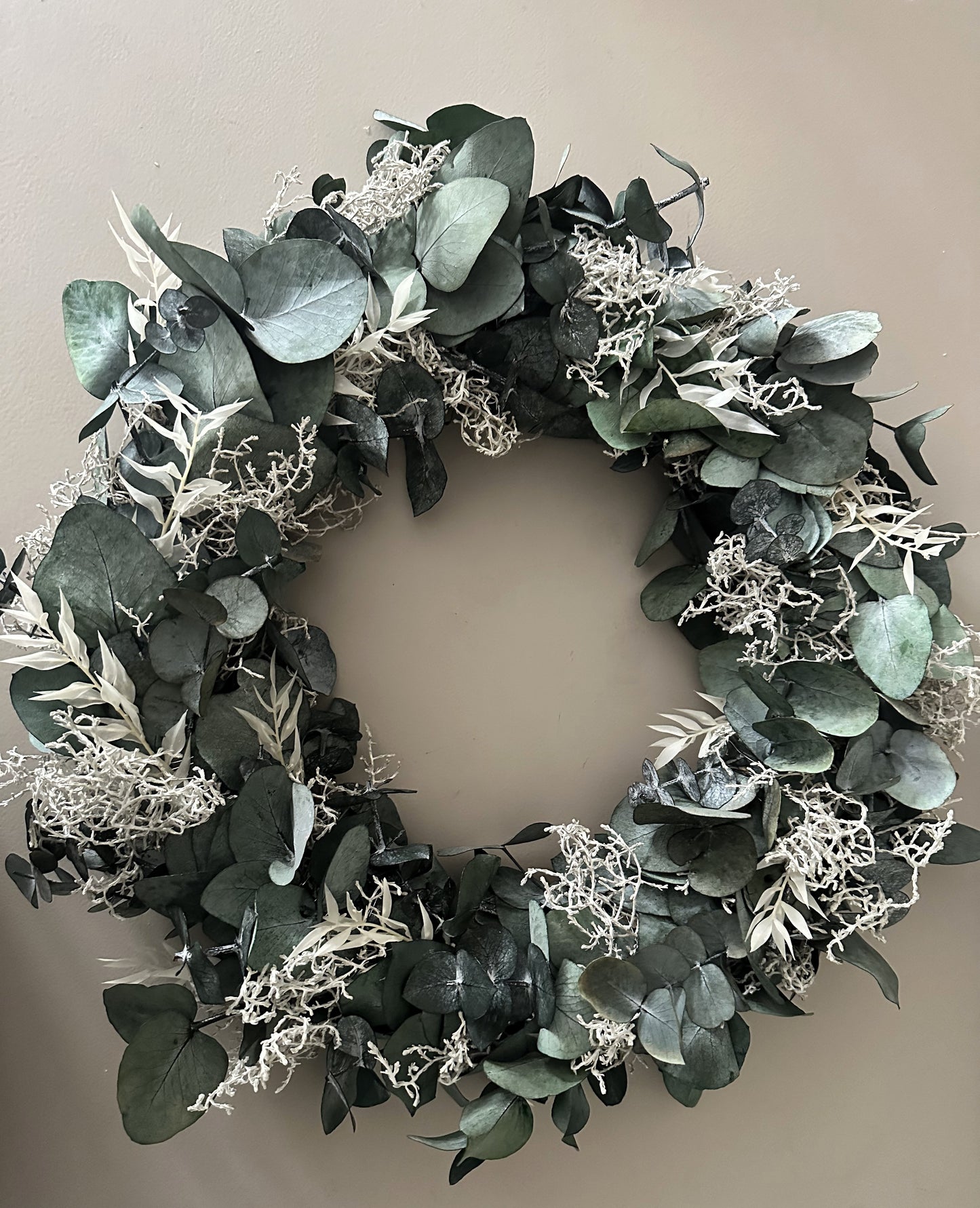 Adventskranz gebunden mit Eukalyptus | Eukalyptuskranz