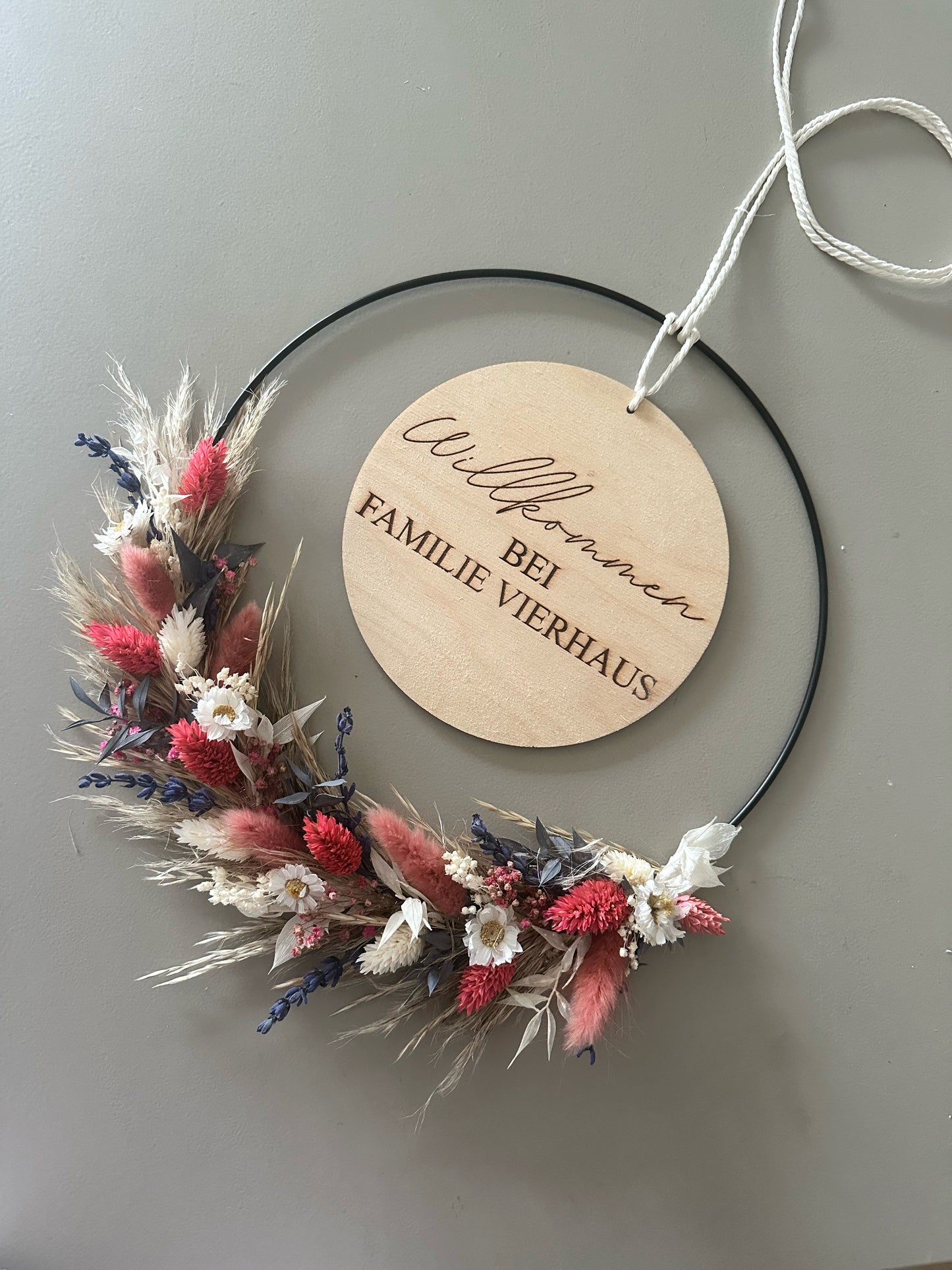 Trockenblumenkranz Frühling mit Holzscheibe