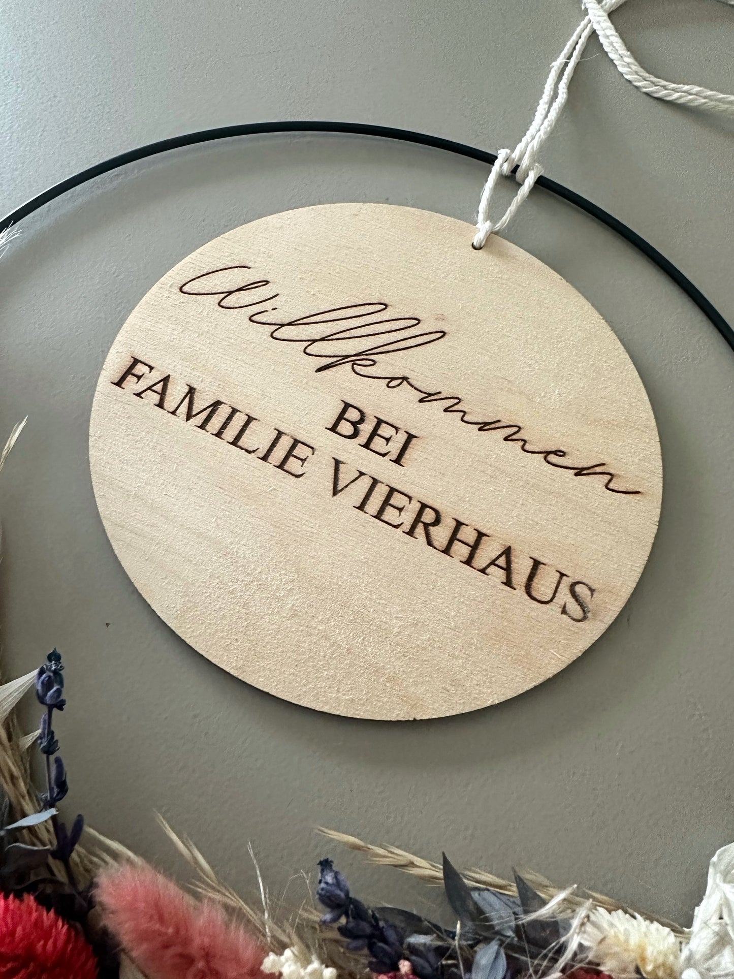 Trockenblumenkranz Frühling mit Holzscheibe