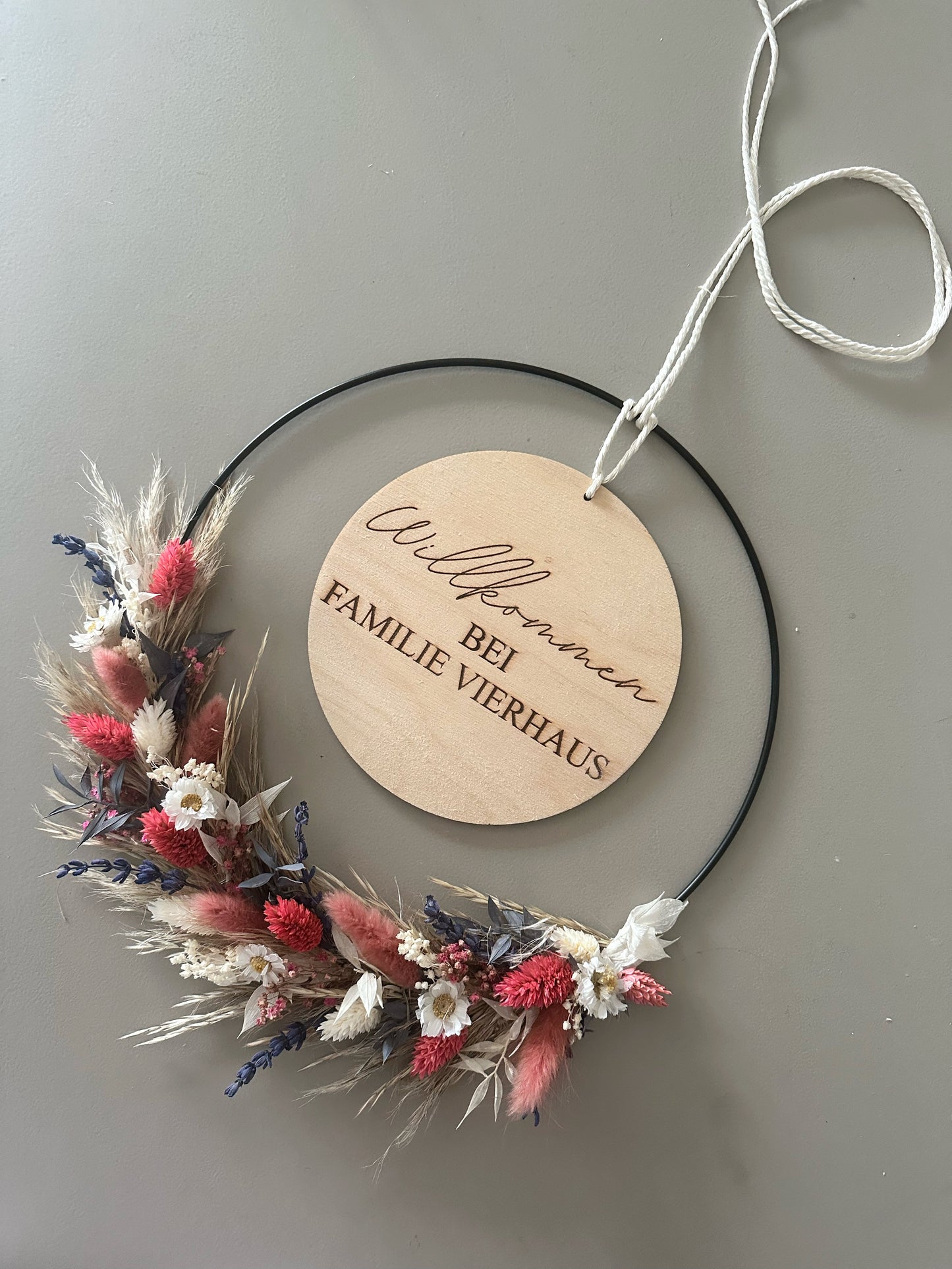 Trockenblumenkranz Frühling mit Holzscheibe
