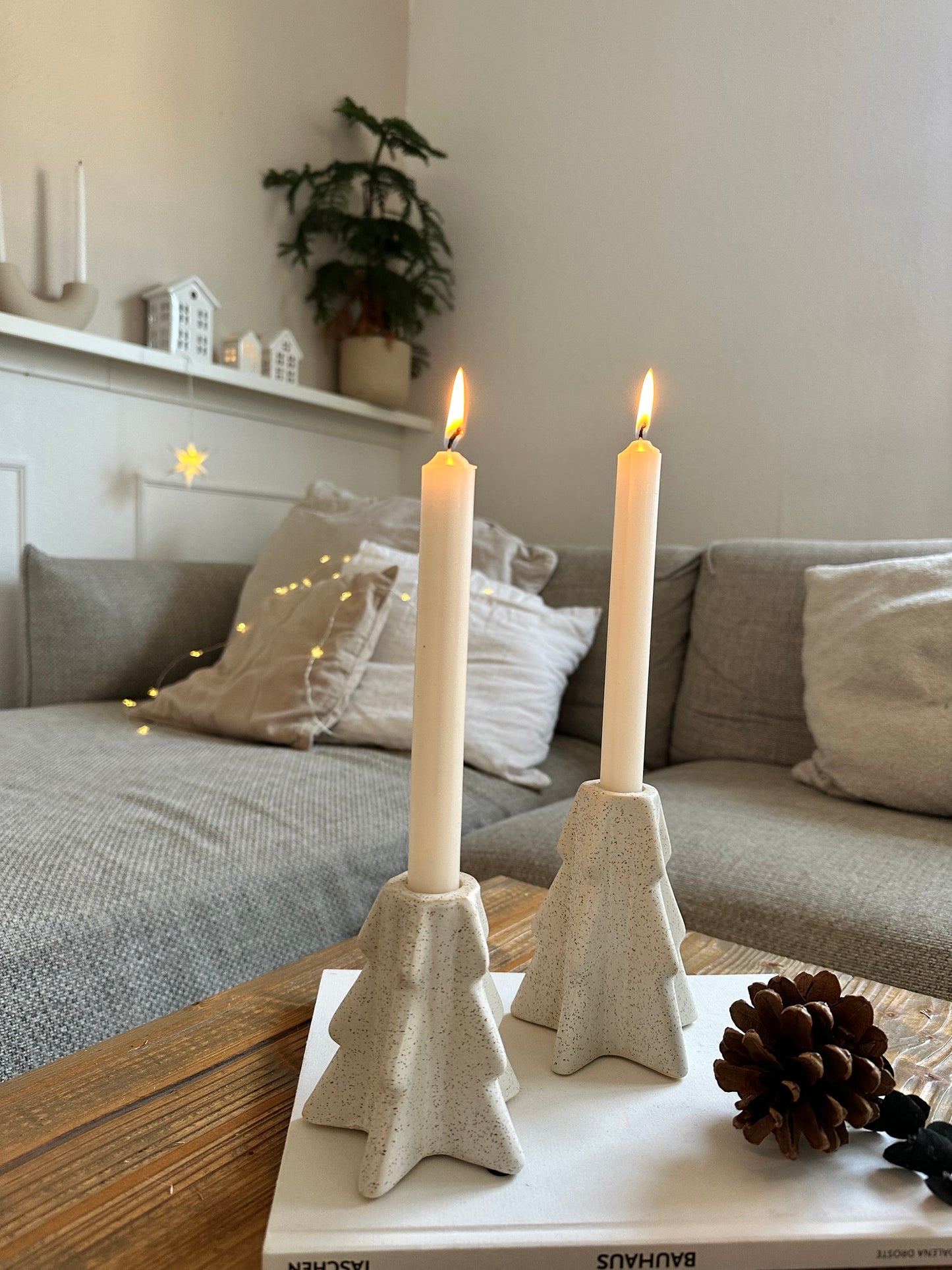 Kerzenhalter Tannenbaum aus Keramik – Stabkerzenhalter von lizasliving