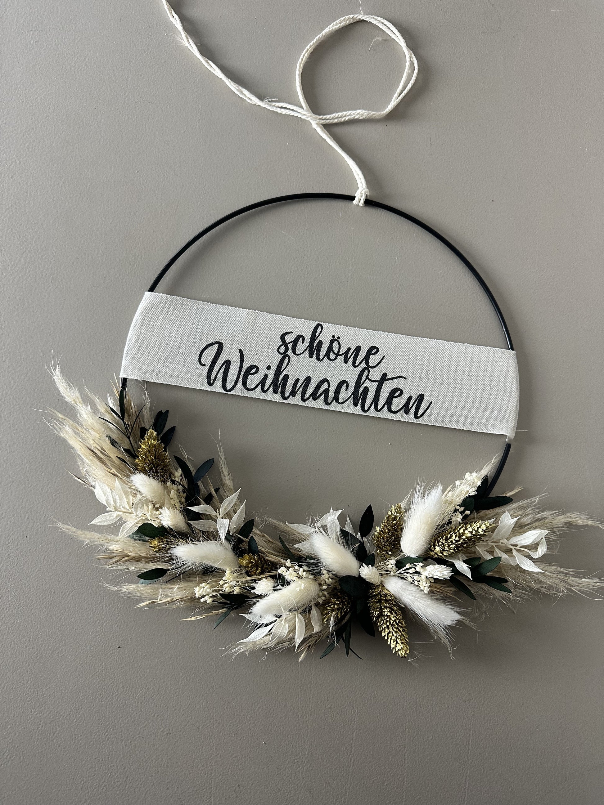 Trockenblumenring für Tür oder Wand – elegante Weihnachtsstimmung von lizasliving