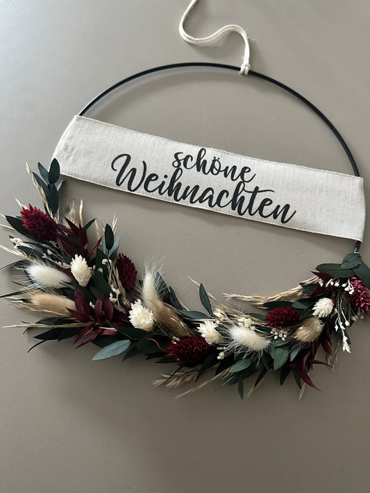 Handgemachter Weihnachtsring aus Trockenblumen – dekorative Tür- oder Wanddeko