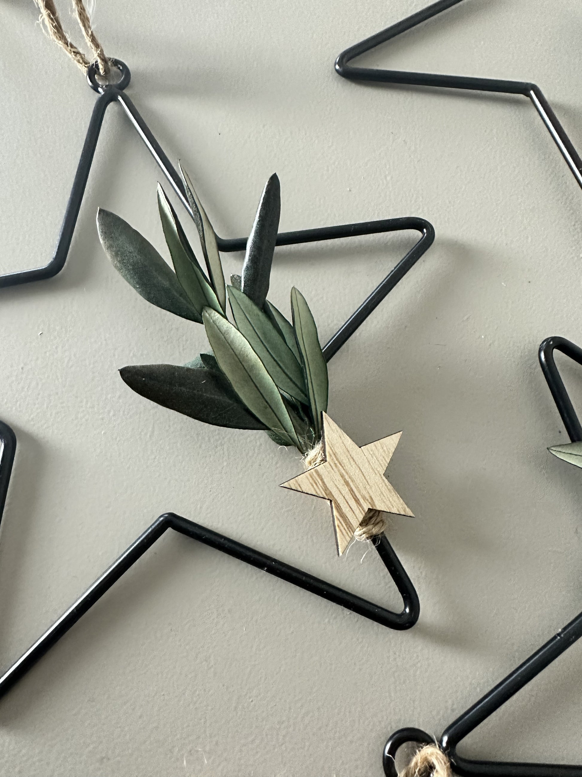 Handgemachter Stern mit Trockenblumen bestückt _ Adventsdeko – Weihnachtsdeko von lizasliving
