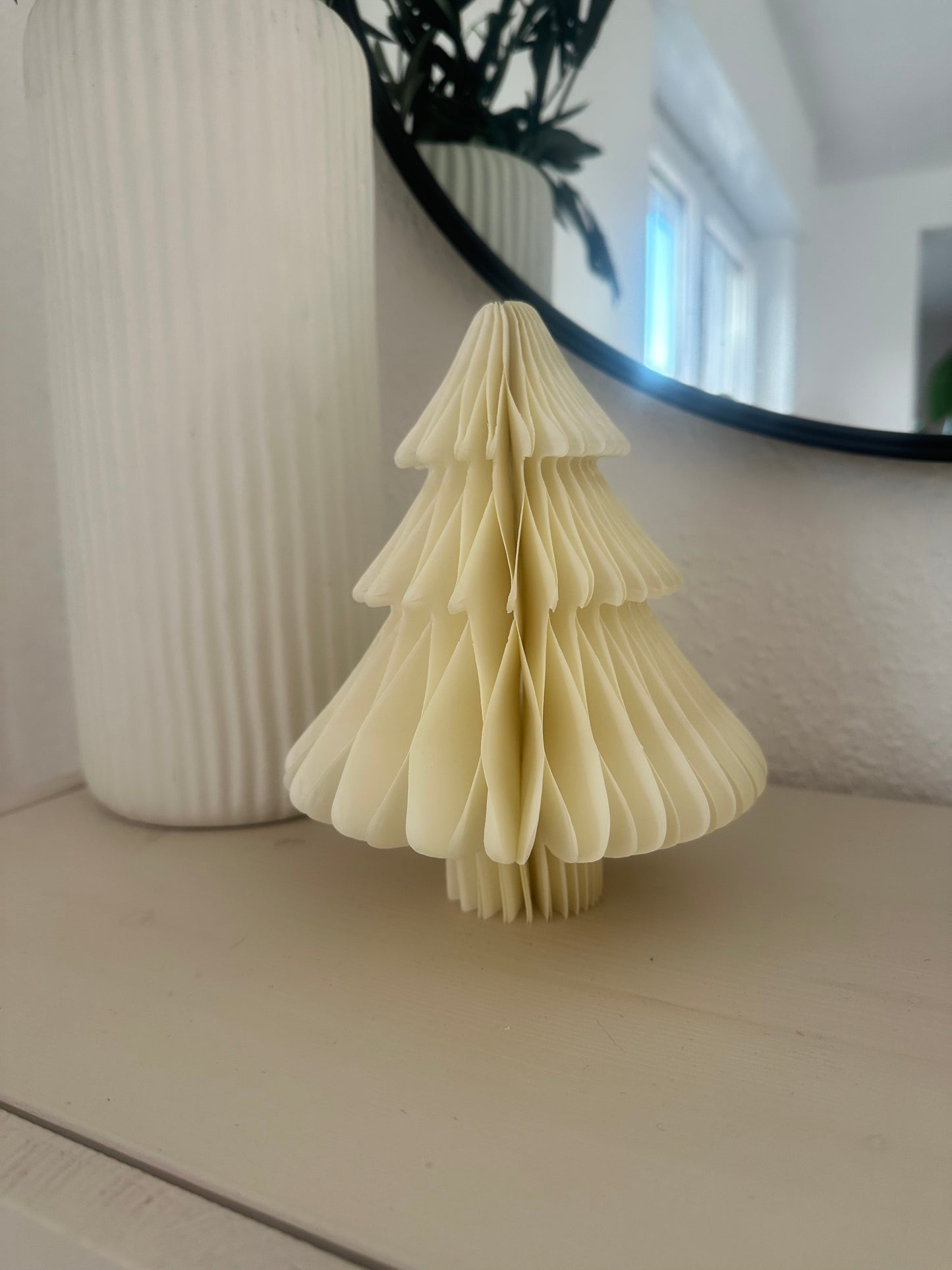 Papier-Tannenbaum von Lizasliving – liebevoll gestaltete Winterdeko
