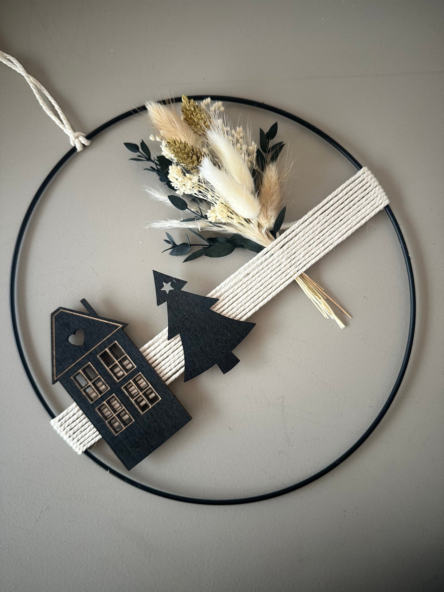 Trockenblumenring als stilvolle Geschenkidee für Freunde und Familie