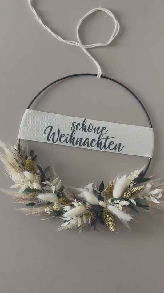 Handgemachter Weihnachtsring aus Trockenblumen – dekorative Tür- oder Wanddeko