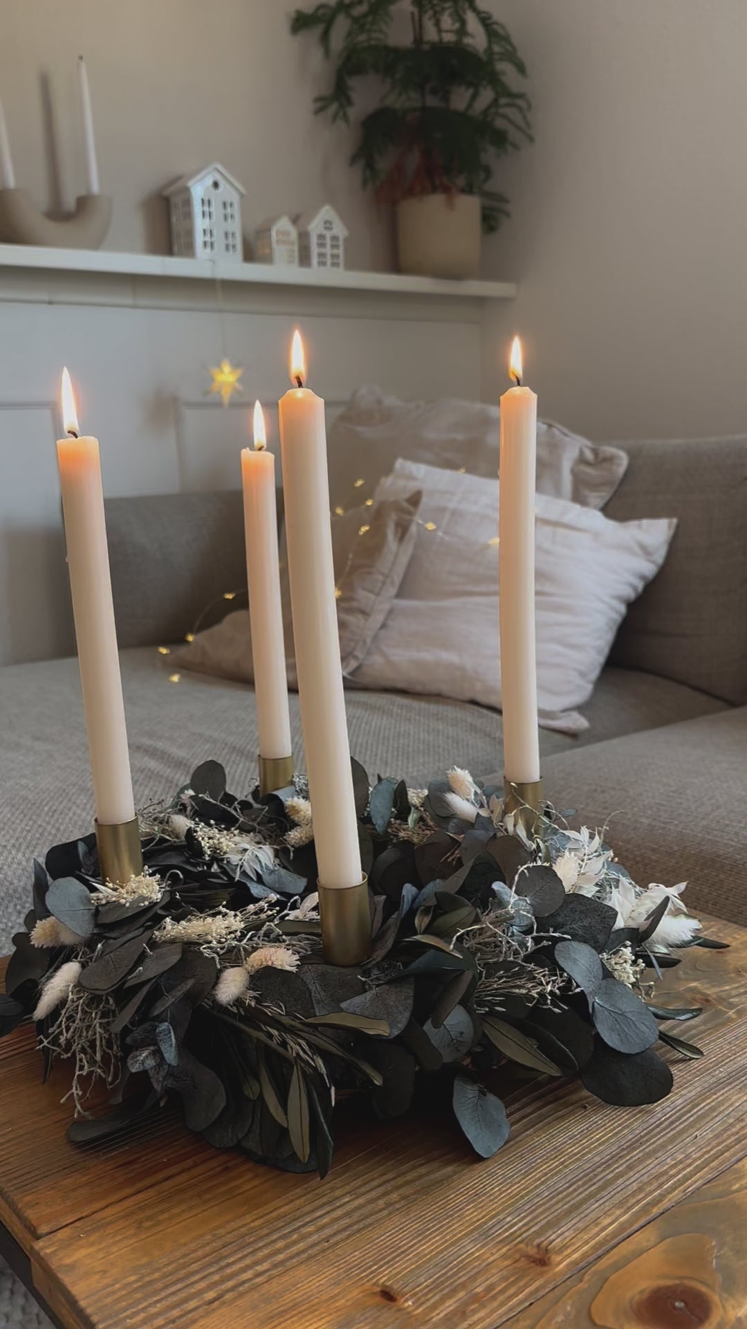 Stilvolle handgemachte und nachhaltige Tischdeko zu Weihnachten mit Eukalyptus und Trockenblumen – Adventskranz von lizasliving
