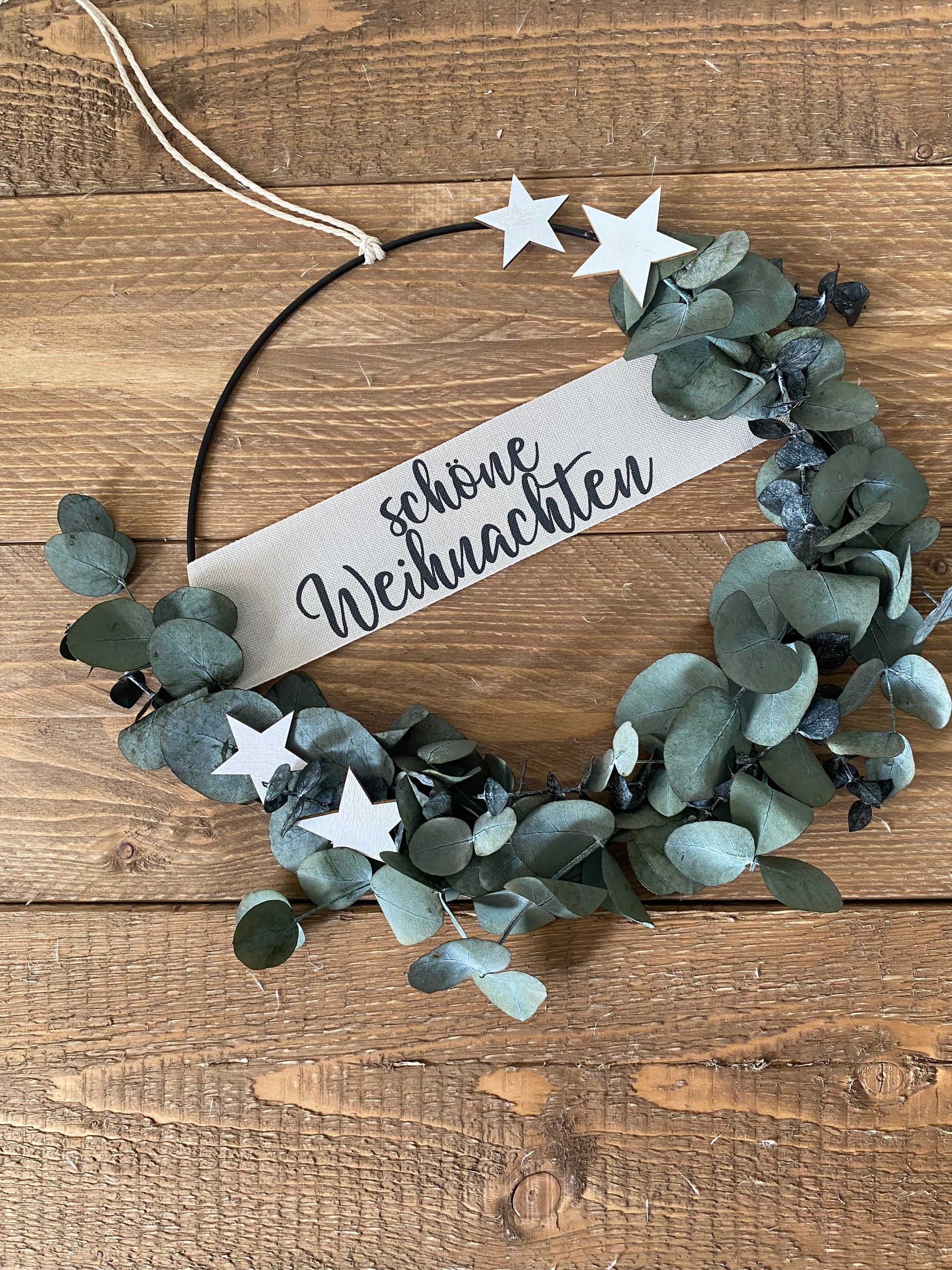 Festlicher Trockenblumenkranz aus Eukalyptus – Weihnachtsdeko von lizasliving