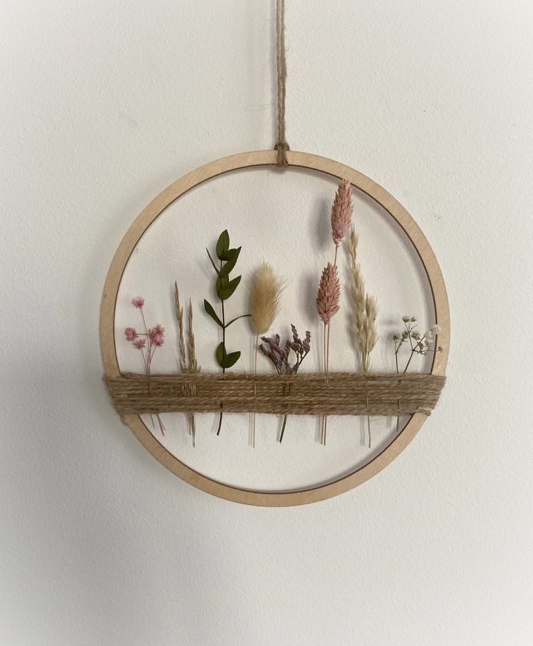 Holzring mit Trockenblumen und Gräsern bunt - Wohnaccessoire