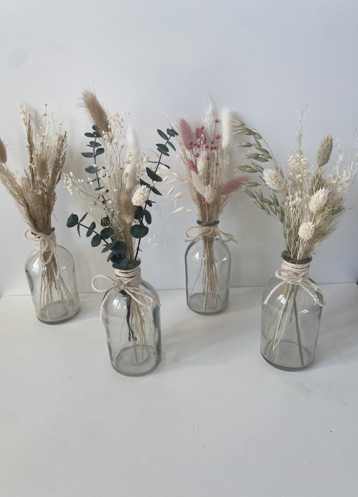 Kleiner Trockenblumenstrauß mit Vase – Lizasliving
