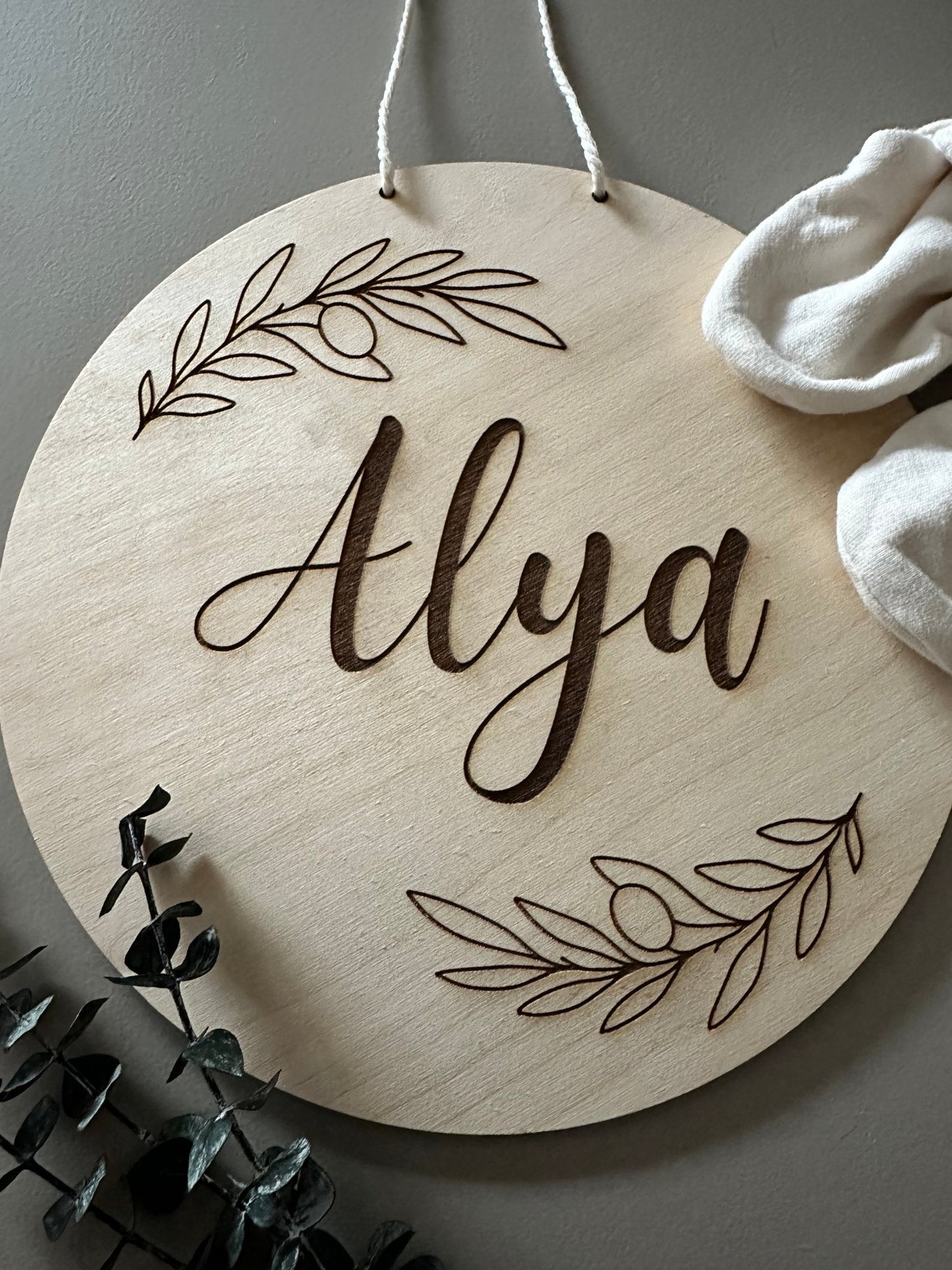 personalisiertes Namensschild aus Holz - Wohnaccessoire