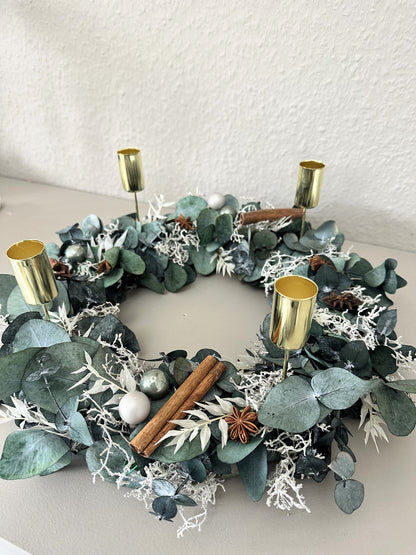 Adventskranz gebunden mit Eukalyptus | Eukalyptuskranz