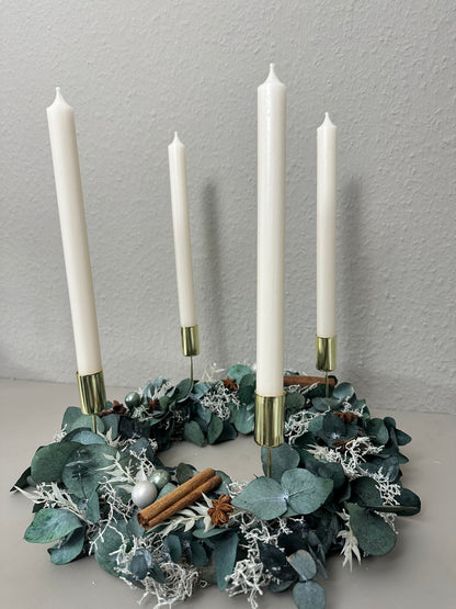 Advent wreath tied with eucalyptus | eucalyptus wreath
