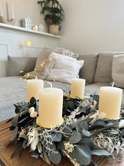 Stilvolle Tischdeko zu Weihnachten Adventsdeko Adventskranz handgemacht mit Stumpenkerzen
