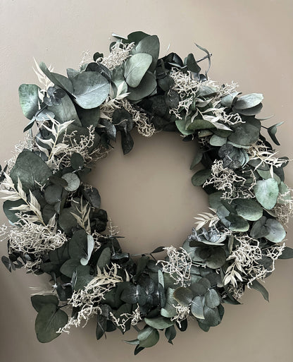 Adventskranz gebunden mit Eukalyptus | Eukalyptuskranz