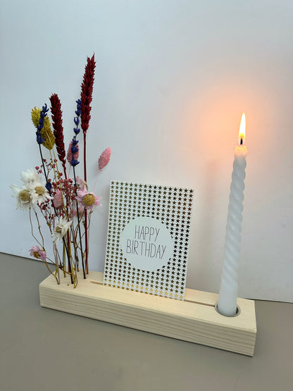 Blumenleiste mit Kerzenhalter aus Holz mit Trockenblumen und Fotohalter