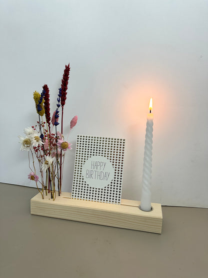 Blumenleiste mit Kerzenhalter aus Holz mit Trockenblumen und Fotohalter