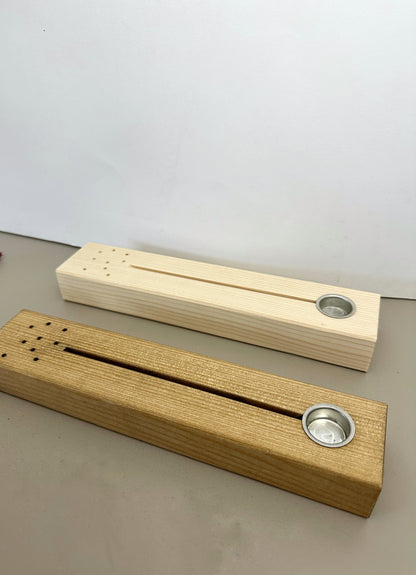 Blumenleiste mit Kerzenhalter aus Holz mit Trockenblumen und Fotohalter