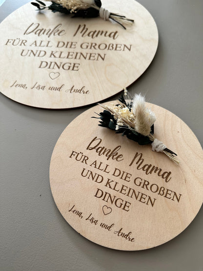 Holzschild mit Trockenblumenstrauß | personalisiertes Geschenk zum Muttertag