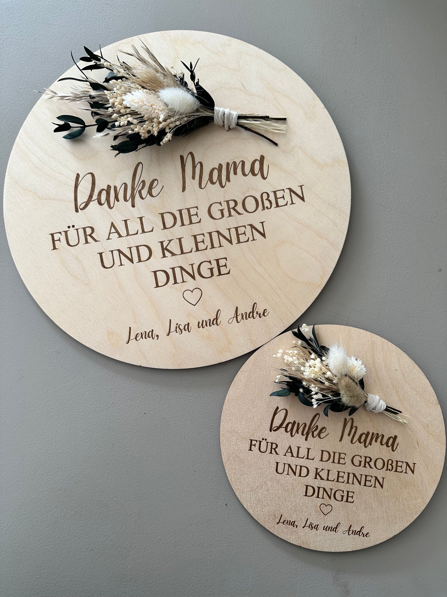 Holzschild mit Trockenblumenstrauß | personalisiertes Geschenk zum Muttertag