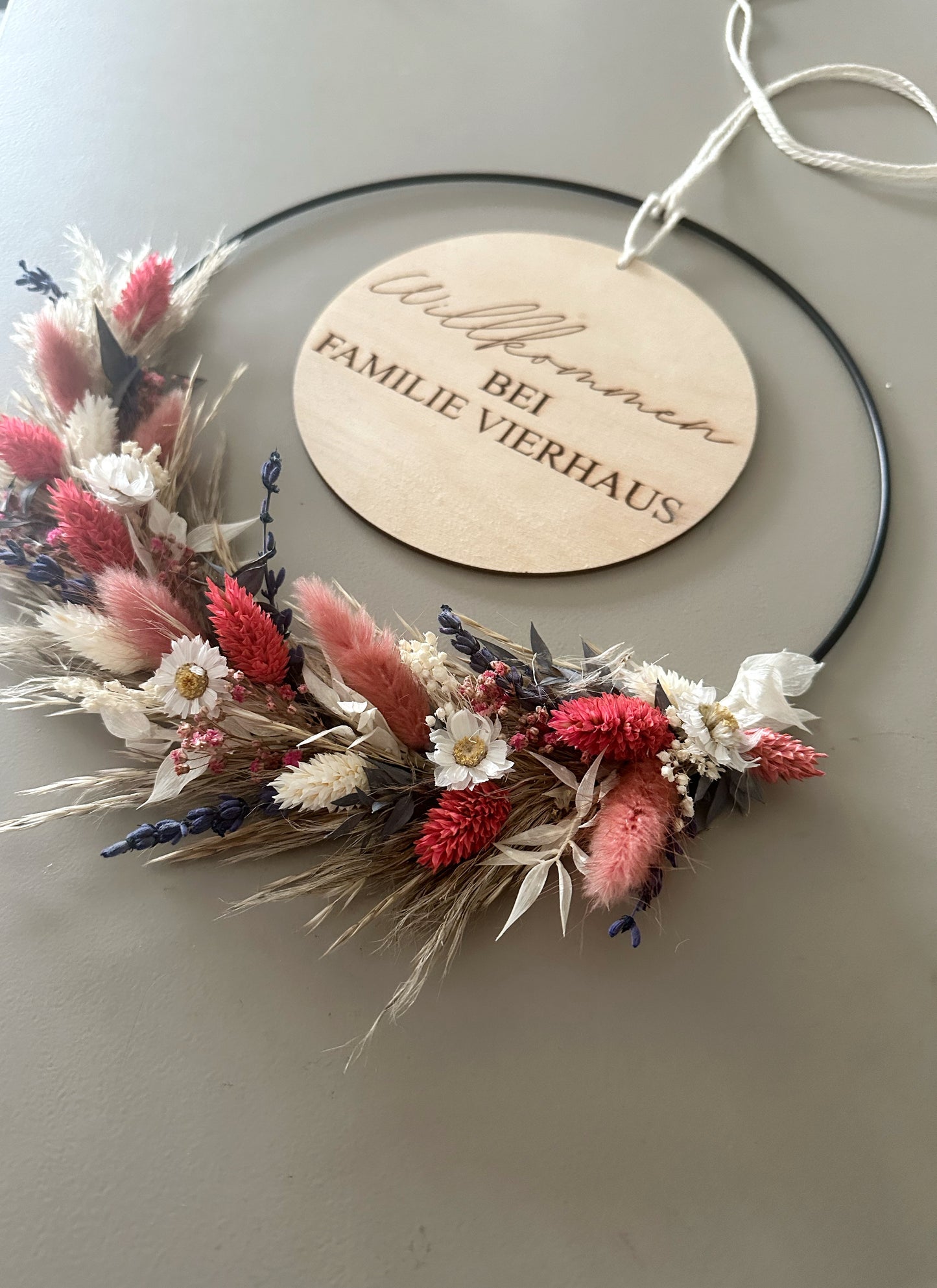 Trockenblumenkranz Frühling mit Holzscheibe