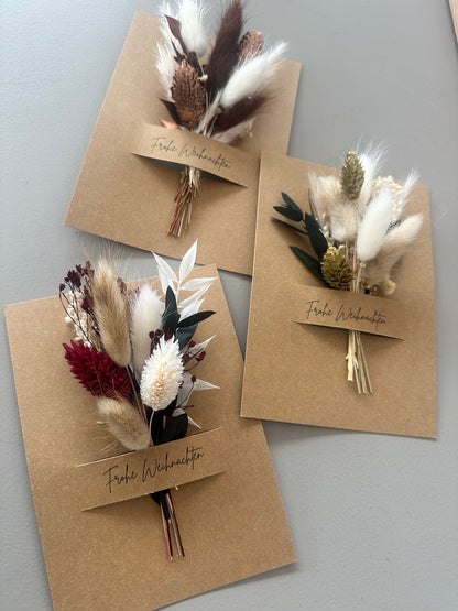 Kraftpapierkarte Frohe Weihnachten mit Trockenblumen