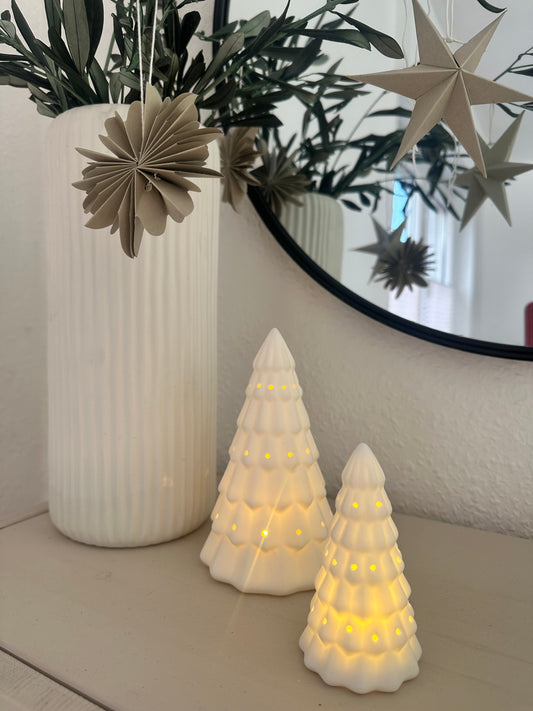 LED-Tannenbaum mit warmweißem Licht als Weihnachtsdeko