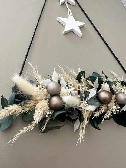 Metall Dreieck mit Trockenblumen | Weihnachtsdeko
