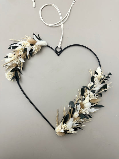 Metallherz personalisiert mit Trockenblumen