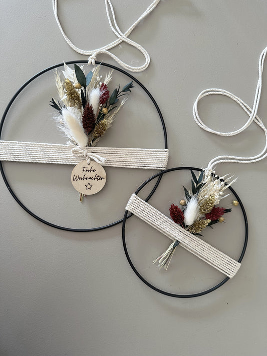 Metallring mit Trockenblumenstrauß, Garn und Holzplättchen "Frohe Weihnachten ☆"