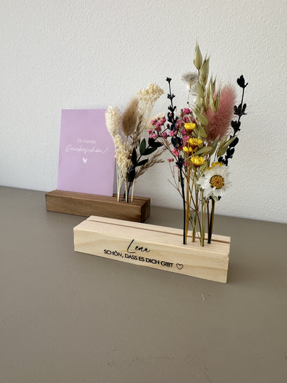 Personalisierter Kartenständer Geschenk Freundin Gravur | Miniblumenleiste Kartenhalter Schön, dass es dich gibt