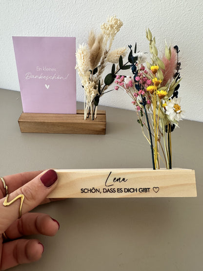 Personalisierter Kartenständer Geschenk Freundin Gravur | Miniblumenleiste Kartenhalter Schön, dass es dich gibt