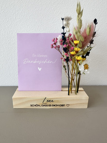 Personalisierter Kartenständer Geschenk Freundin Gravur | Miniblumenleiste Kartenhalter Schön, dass es dich gibt