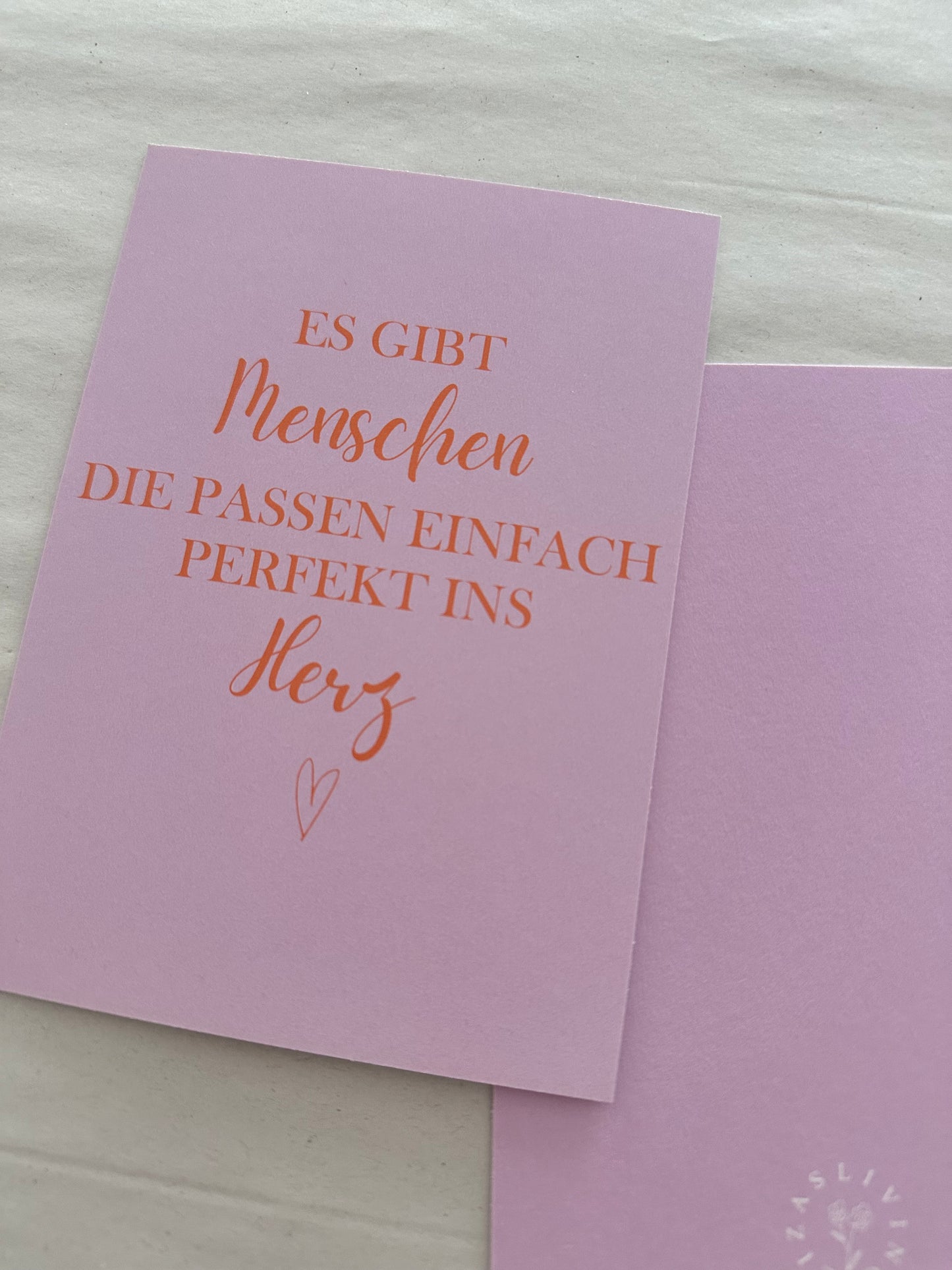 Postkarte Es gibt Menschen, die passen einfach perfekt ins Herz
