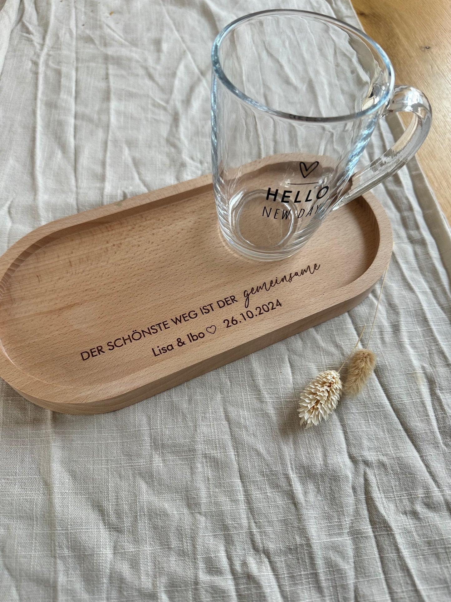 Hochzeitsgeschenk Tablett mit personalisierter Gravur