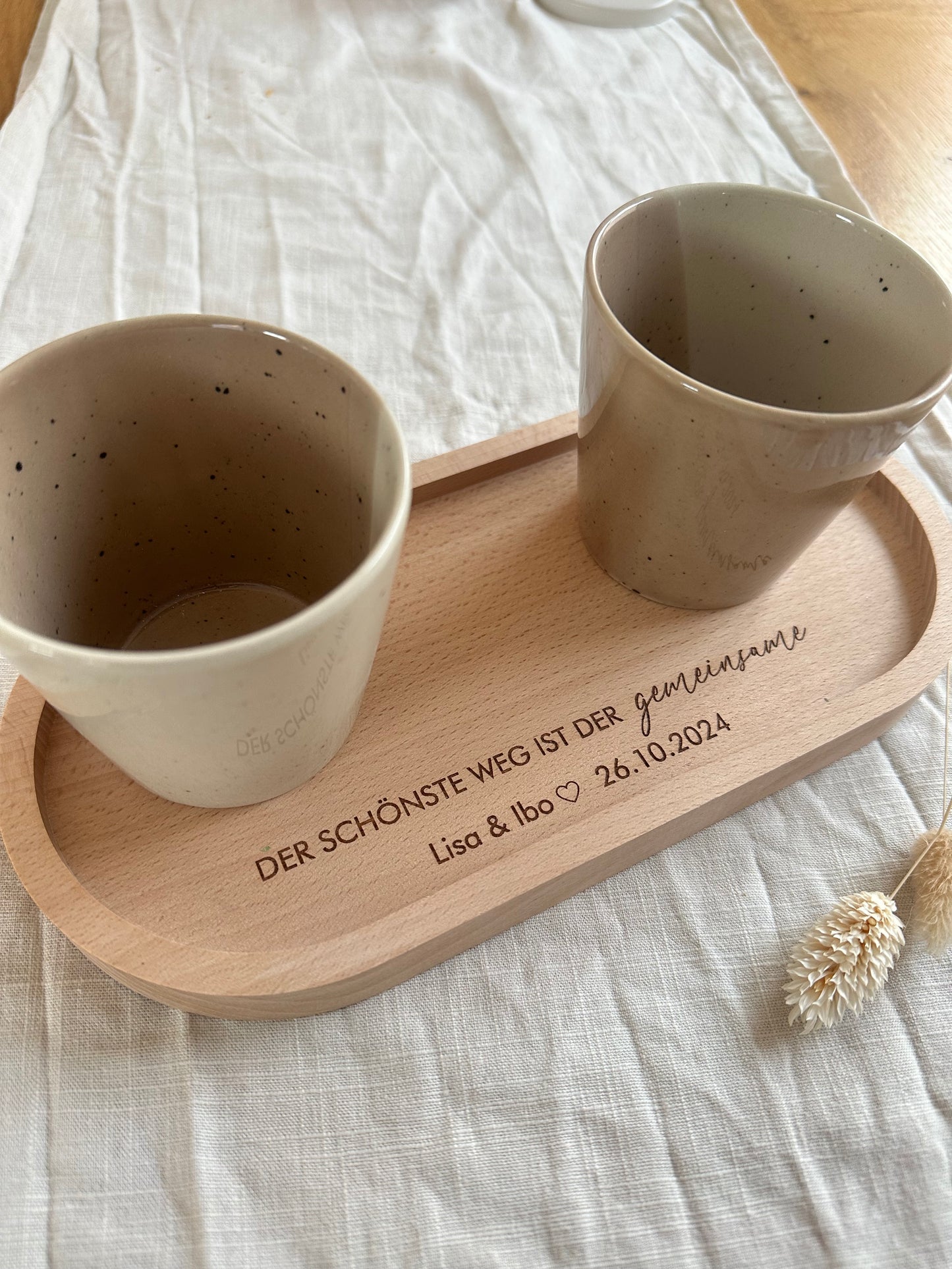 Hochzeitsgeschenk Tablett mit personalisierter Gravur