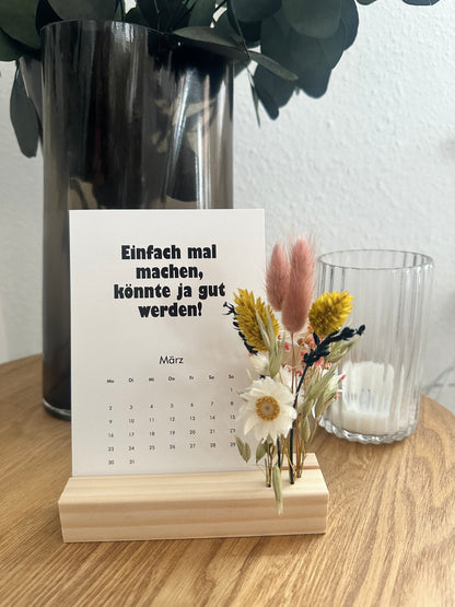 Kalender mit Aufsteller, Trockenblumen und Motivkarten – nachhaltige Deko