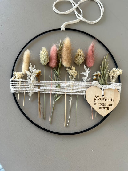 Muttertagsgeschenk | Metallring mit Trockenblumen und Holzherz | Trockenblumenring