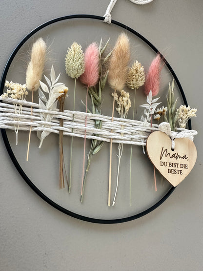 Muttertagsgeschenk | Metallring mit Trockenblumen und Holzherz | Trockenblumenring