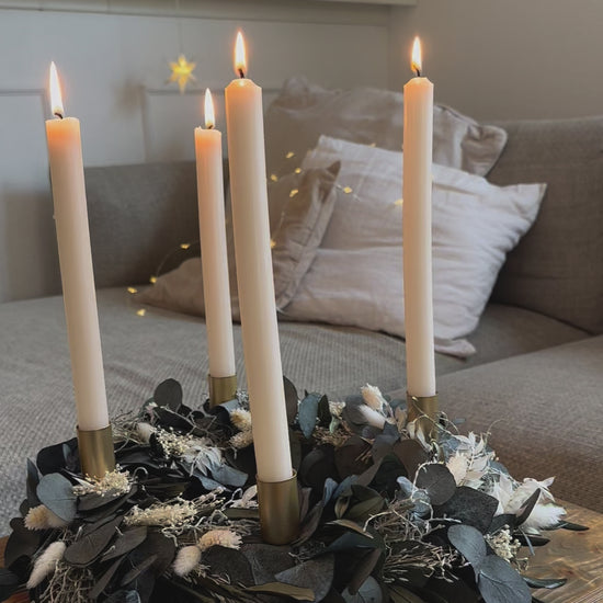 Stilvolle handgemachte und nachhaltige Tischdeko zu Weihnachten mit Eukalyptus und Trockenblumen – Adventskranz von lizasliving