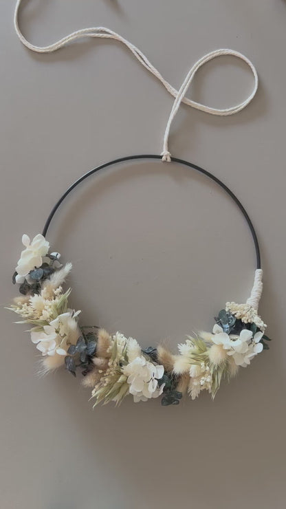 Wreath of dried flowers white, beige and natural