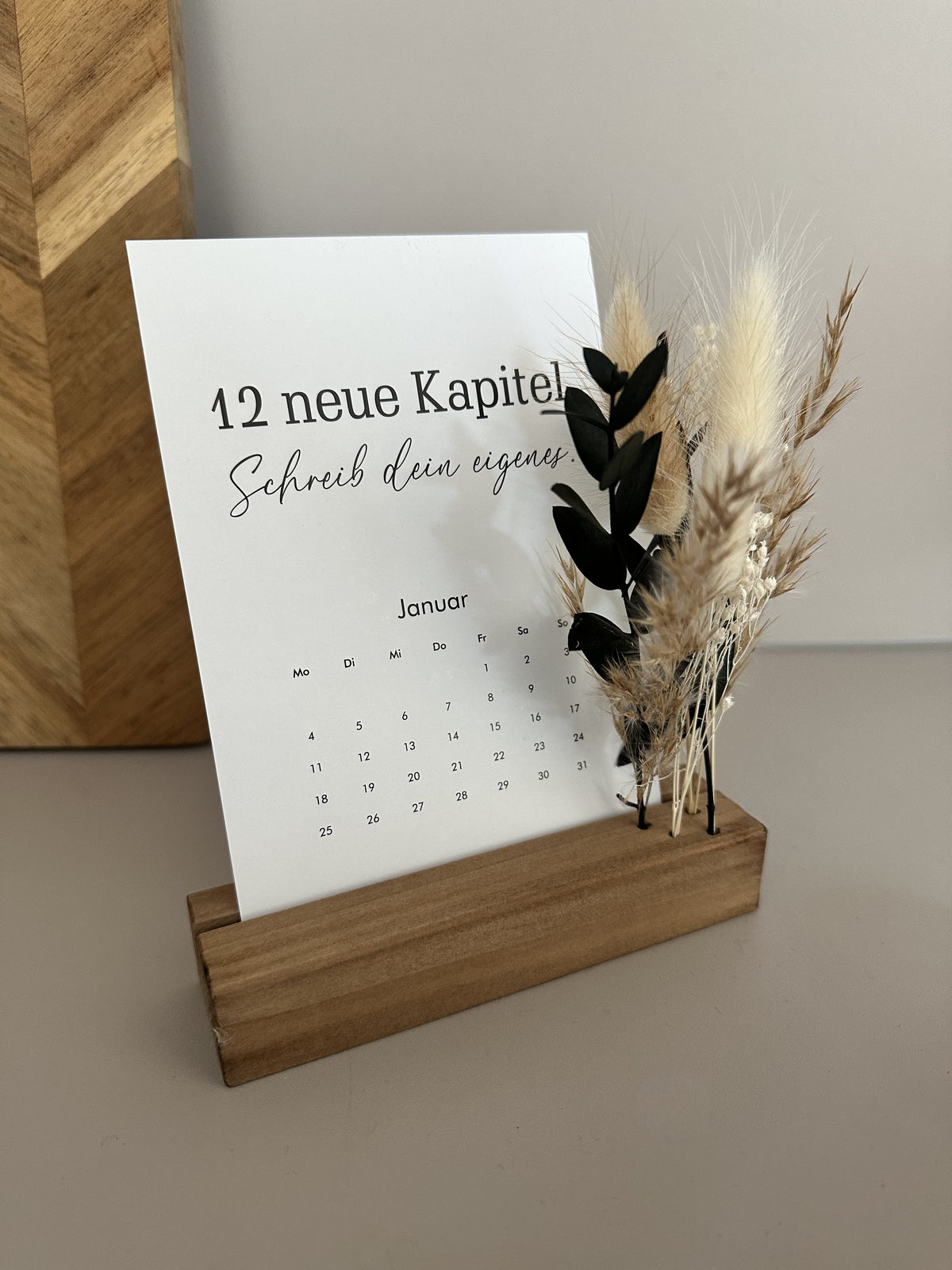 Tischkalender mit Aufsteller und Trockenblumen | Kalender 2027 | 12 Sprüche