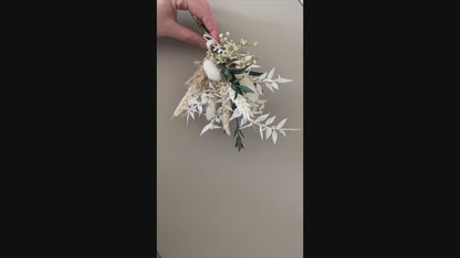 Kleiner Trockenblumenstrauß beige weiß grün