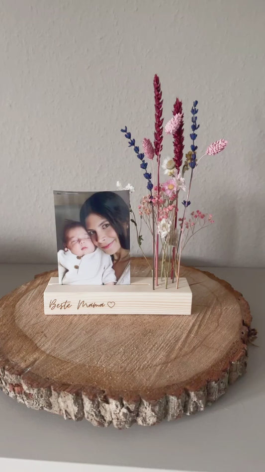 Flower bar and photo/card holder with dried flowers | Best Mom